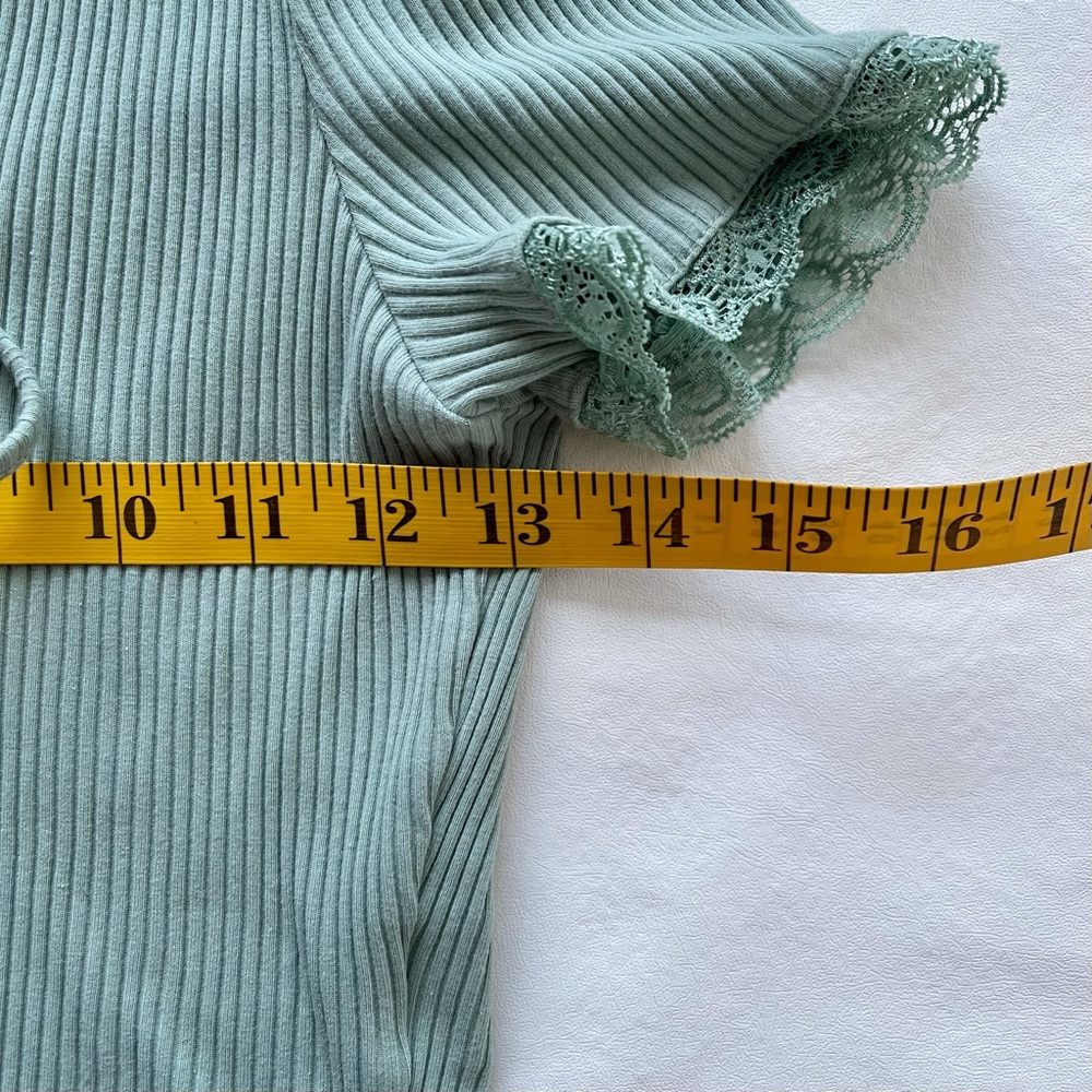 SHEIN V-Neck Tie Front Short Sleeve Ribbed Cropped Seafoam Green Top w/Lace Med. - Picture 6 of 10